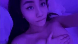 Tiffanobi / kittynobi Onlyfans nude showing off her topless!!!