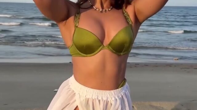 Soniya Singh Khatri nude showing big breasts on the beach!!!